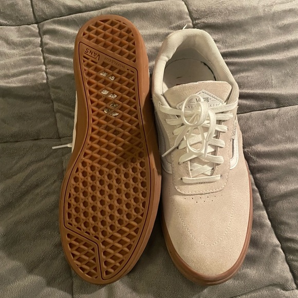 Gum bottom Vans - Picture 2 of 5